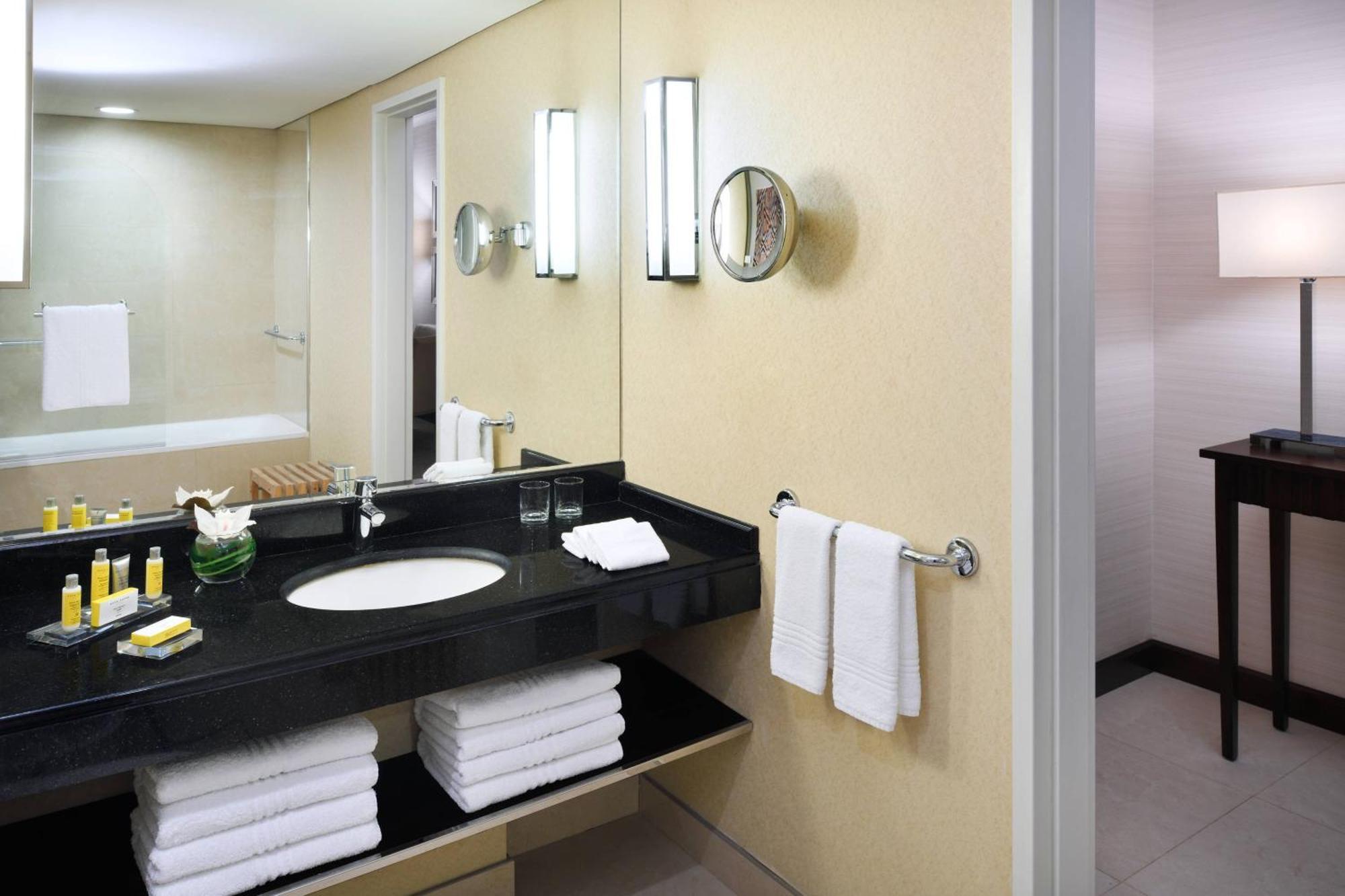 Riyadh Marriott Hotel Bagian luar foto