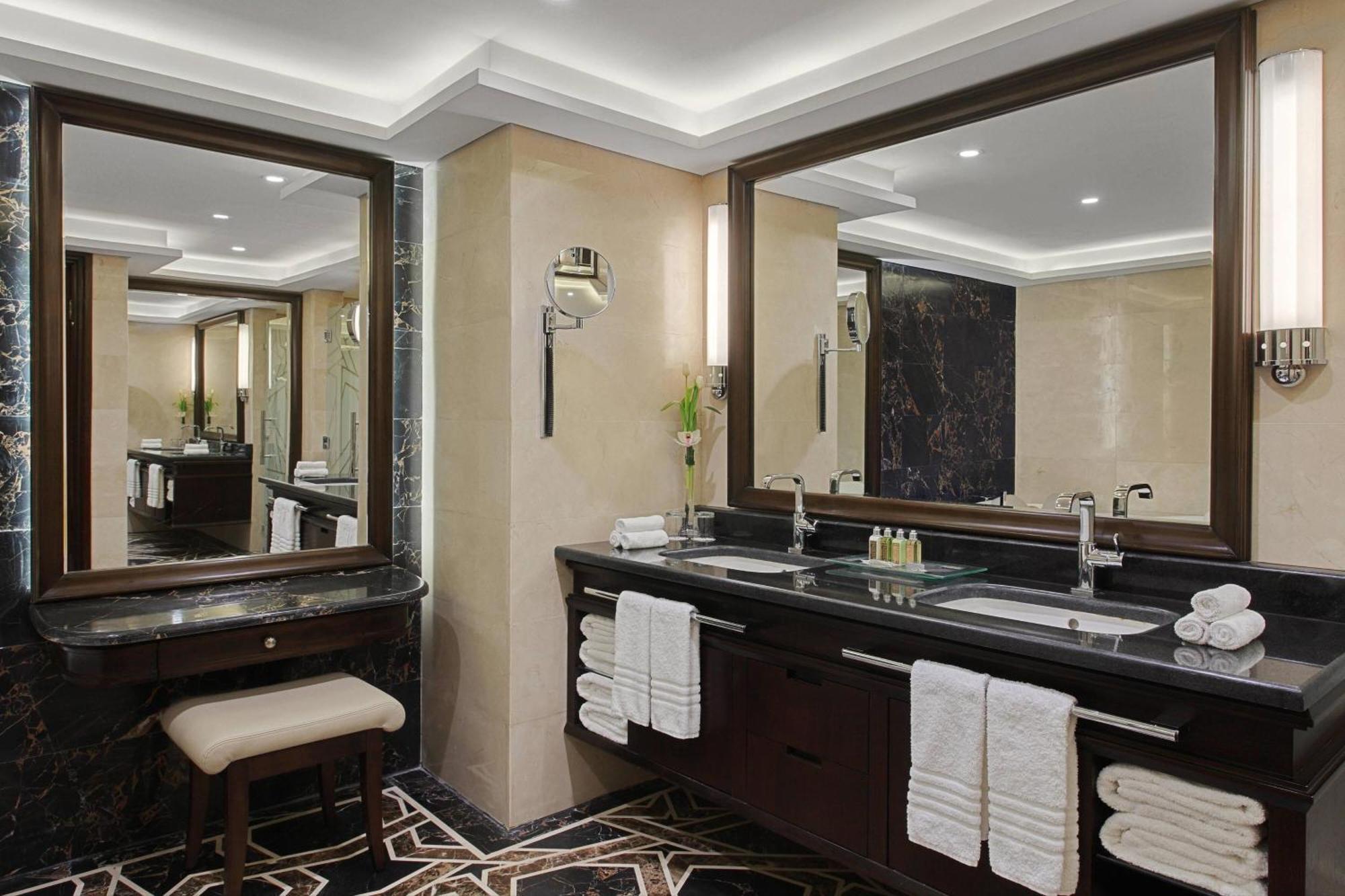 Riyadh Marriott Hotel Bagian luar foto